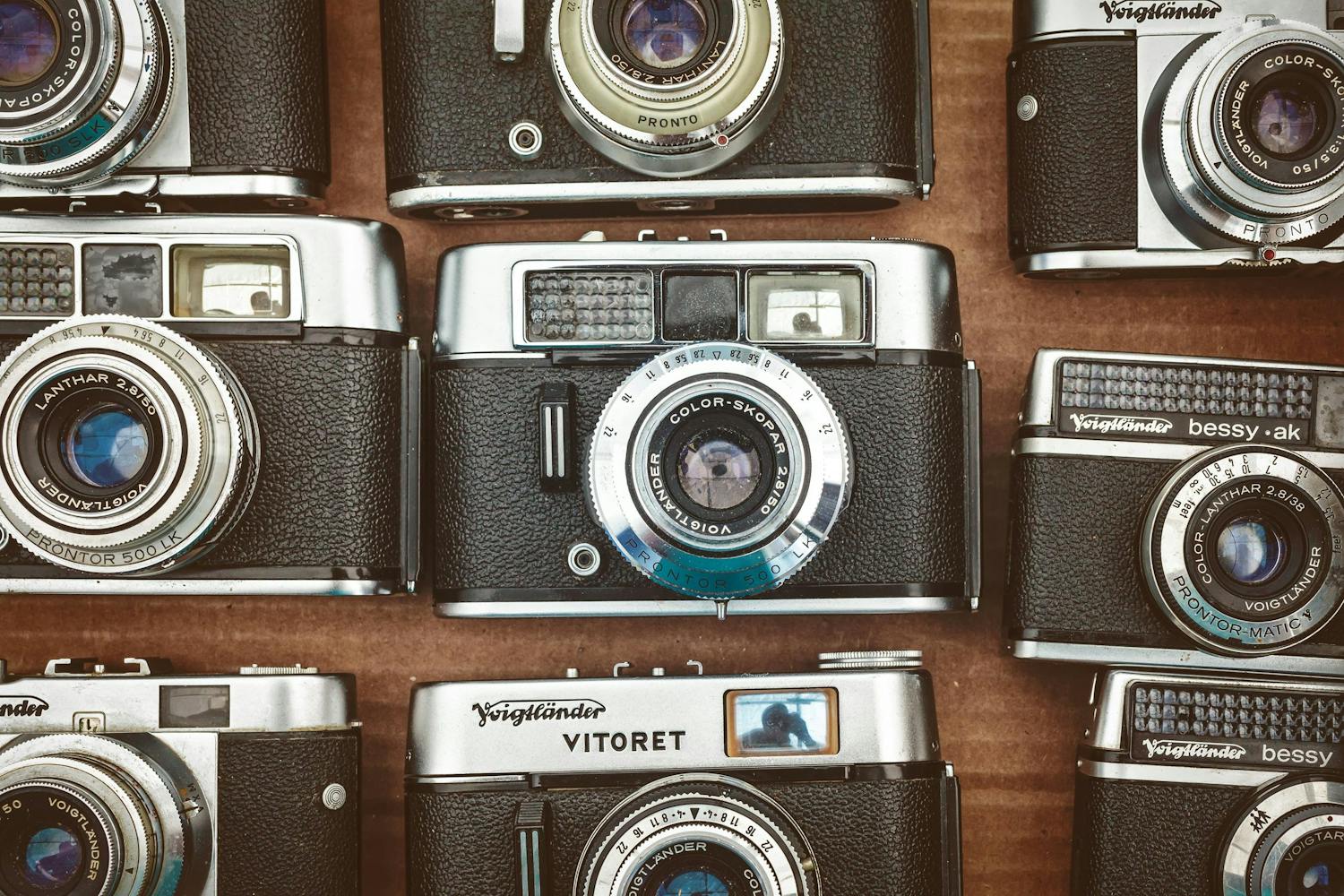 Samling af gamle analog kameraer